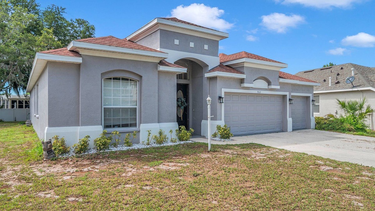Parrish House | Large 5 bedroom 3 full bath house close to beaches, shopping and parks.