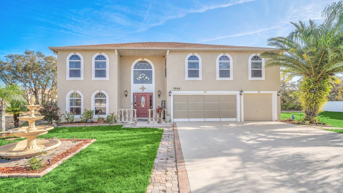 Kissimmee Villa | Large 5 Bedroom Property Close to All The Attractions