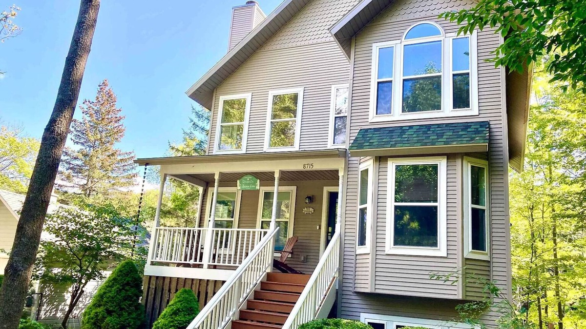 Maple City House | Large 5 Bedroom Sleeping Bear Home w/Big Glen Lake access across the street