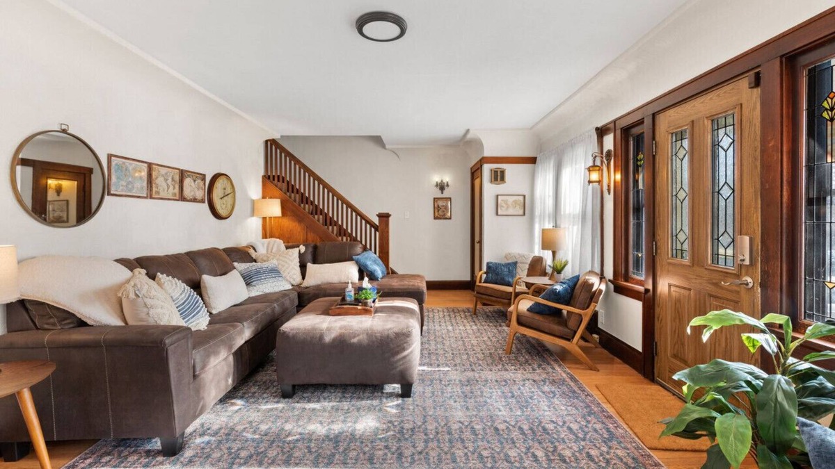 Bay View House | Large 6 BR House | Bay View, MKE