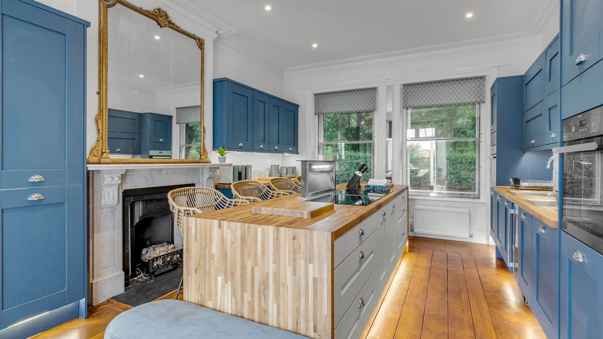 Norwich House | Large 6BR house | sleep 12 |Great views | Netflix | 500mps Wifi