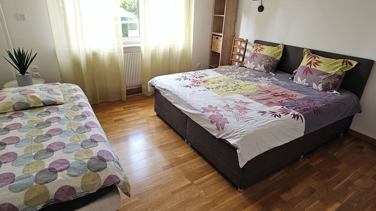 Stockfeld House | Large 8-person apartment, comfortable, peaceful and bright, refurbished