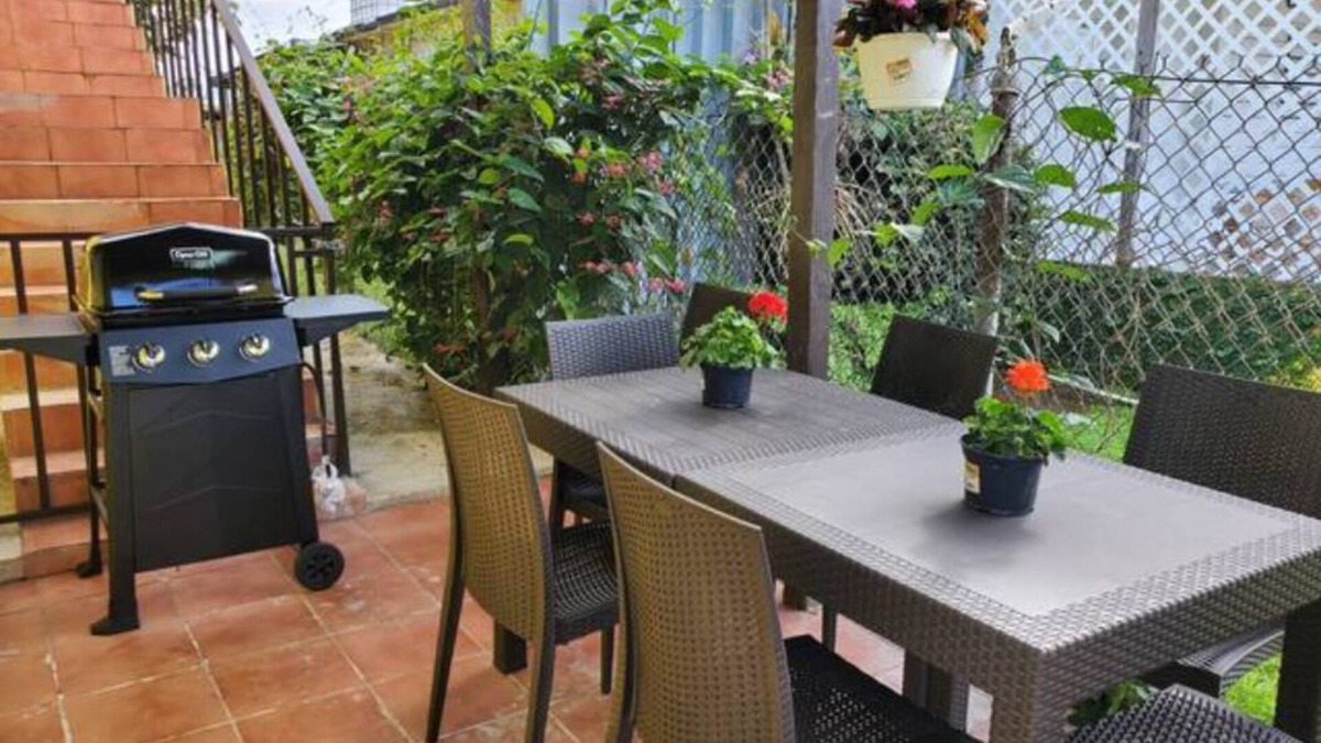 Palmas House | LARGE 8BR Sleeps 38 People with over 3000 SQ FT