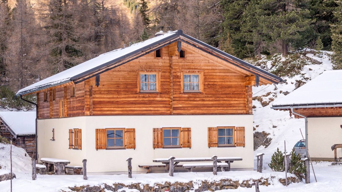 Untertauern Ski Chalet | Large alpine chalet for 19 people in a quiet location with sauna