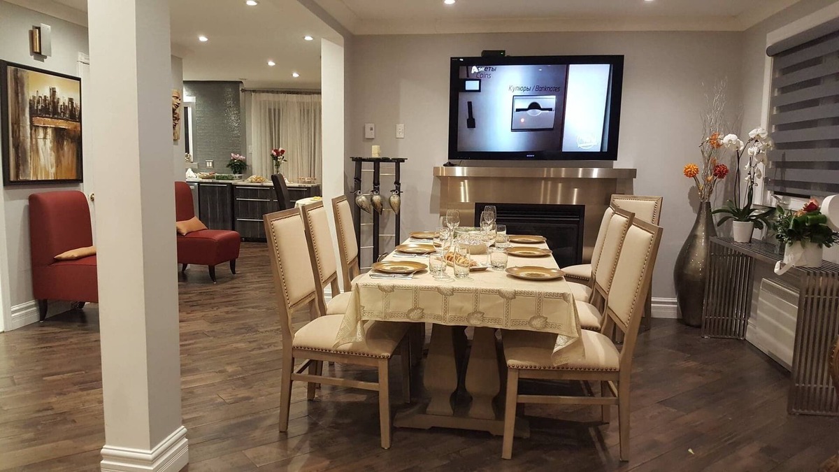 Brossard House | Large And Charming two floor main level Duplex 12 minutes from downtown Montreal