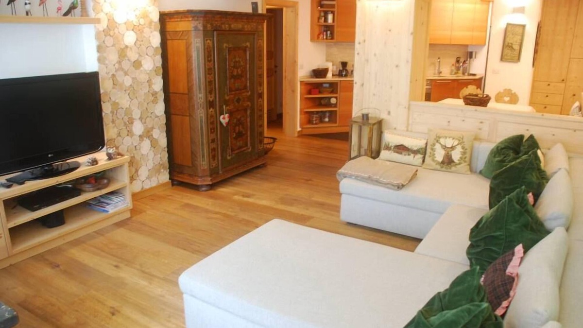 Selva di Val Gardena Apartment | Large and elegant apartment close to the ski slopes