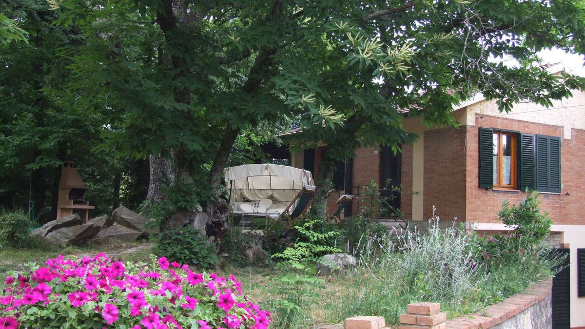 Val Canina Apartment | Large and very well furnished apartment in a villa, with garden and pool. D.