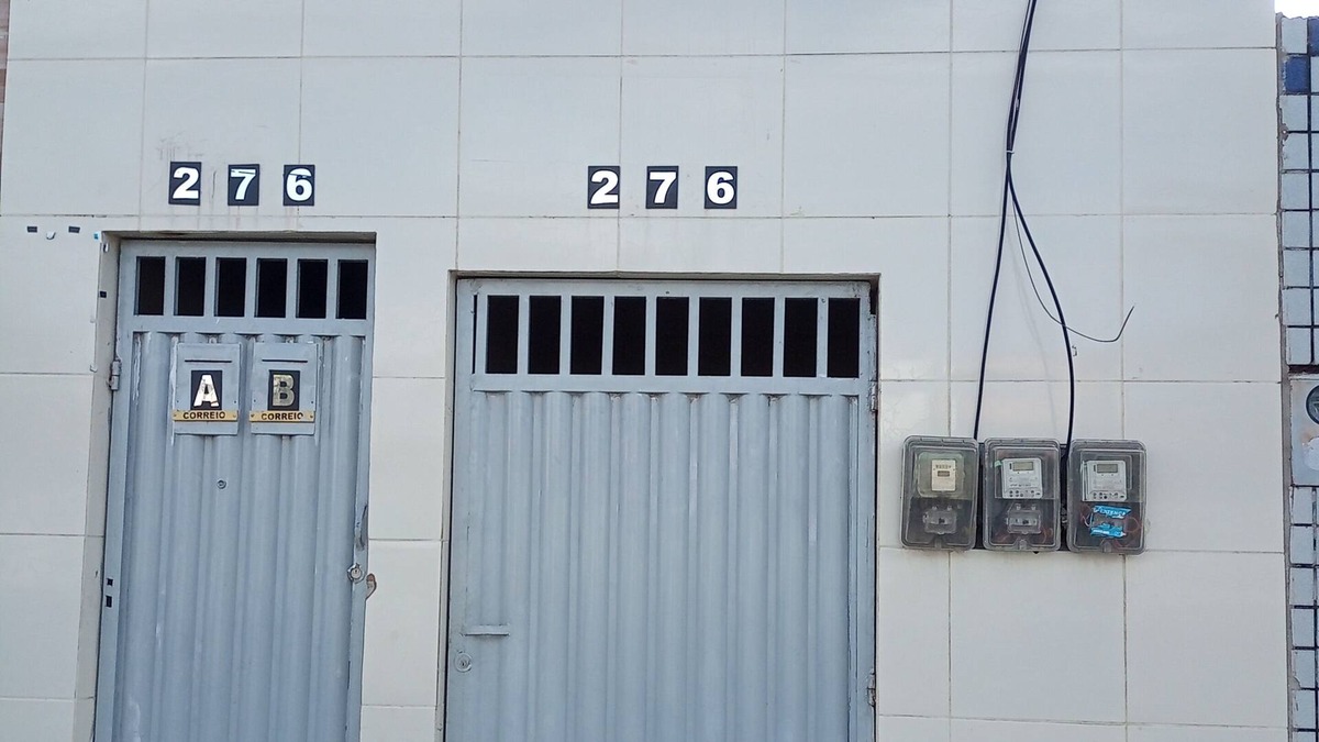 Antonio Bezerra House | Large and well located house
