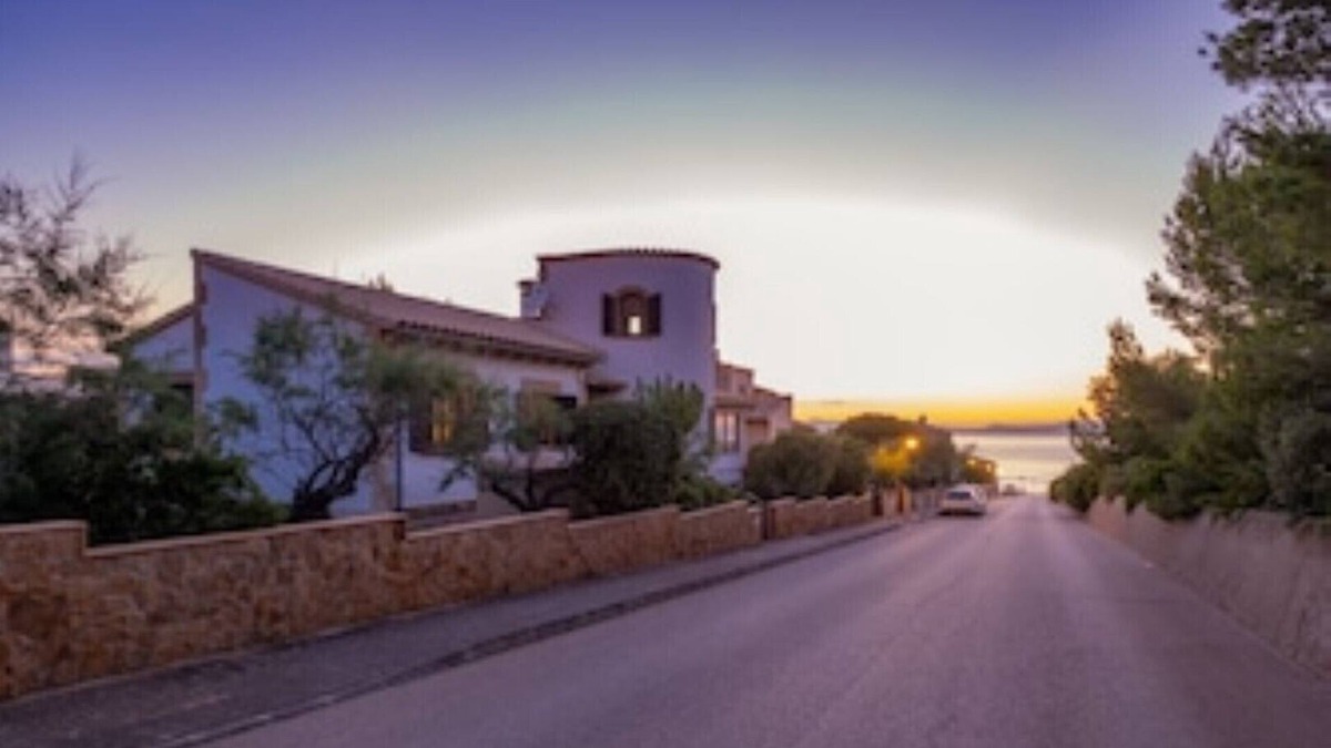 Urbanizacion Mont Ferrutx Apartment | Large apartment in a villa by the sea (Sa Vinya II)
