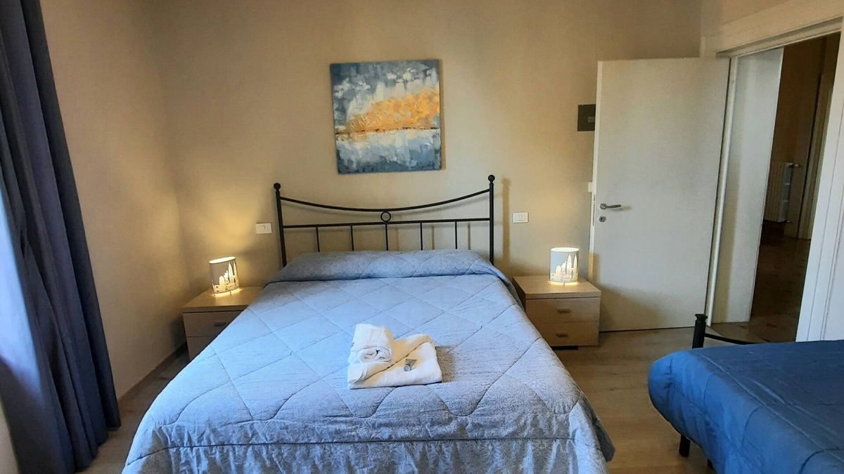 Desenzano del Garda Apartment | LARGE APARTMENT ESMERA NEAR THE CENTER GARDASEE