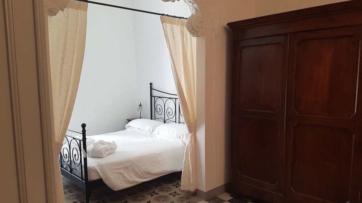 Finalborgo House | Large apartment at Residece Ca of NI - Finalborgo