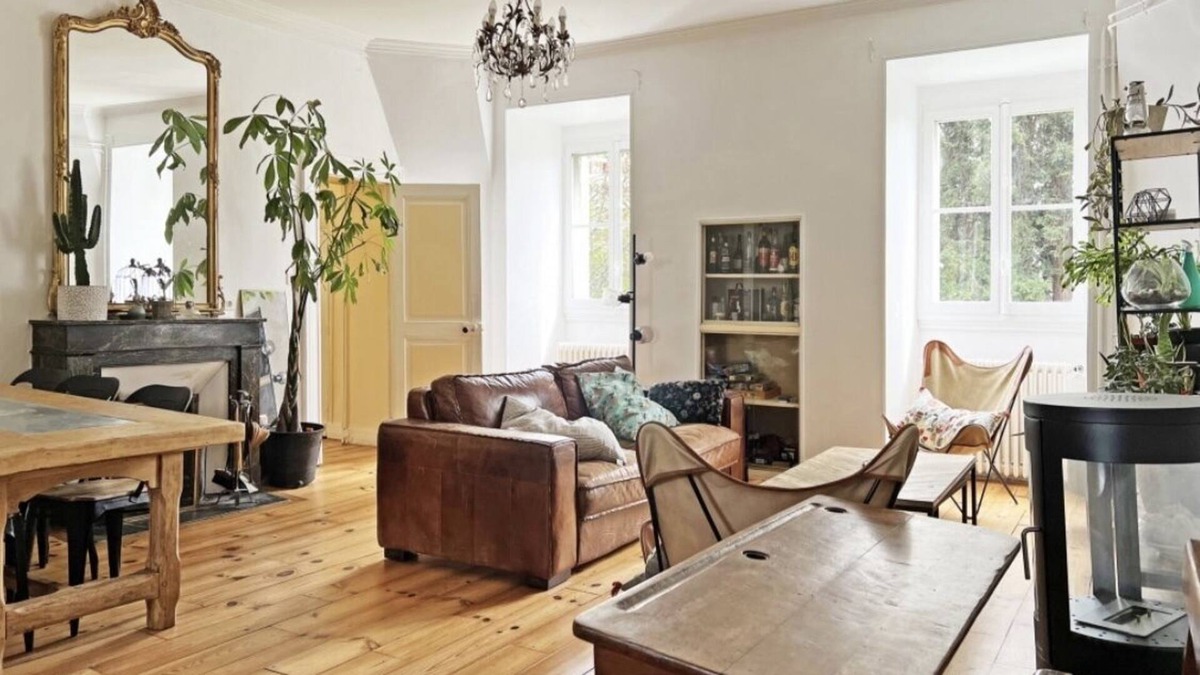 Dufau-Tourasse Apartment | Large apartment in an 18th century English villa