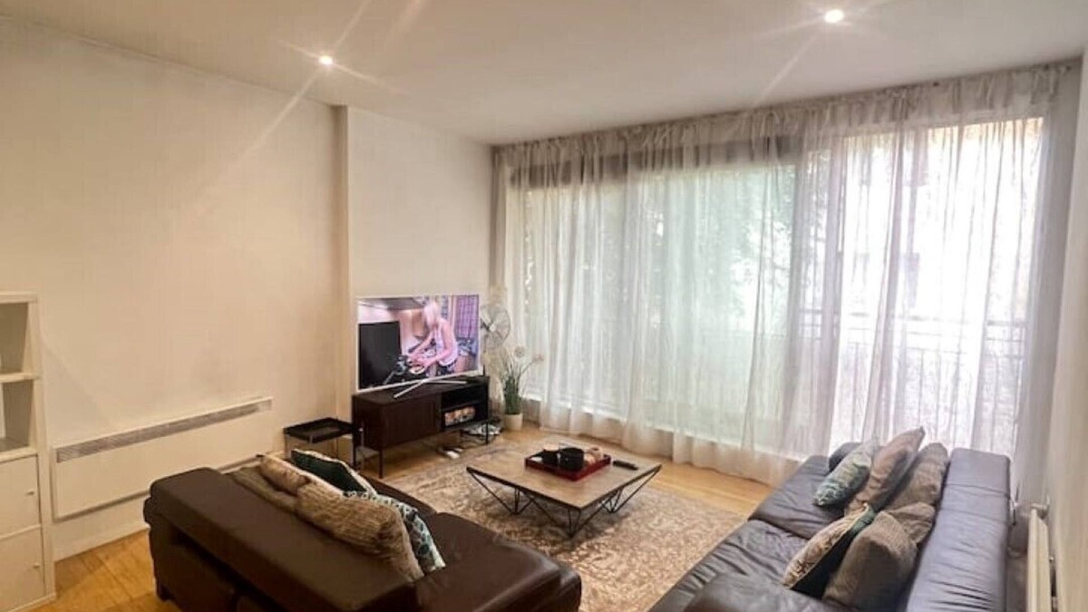 Islington Apartment | Large apartment Kings Cross Granary Square
