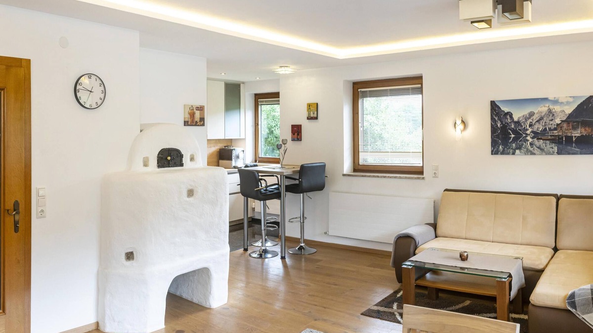 Worgler Boden Apartment | Large apartment near the ski bus