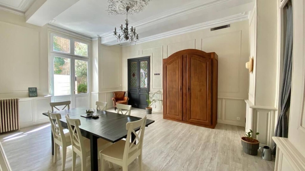 Carcassonne Apartment | Large apartment of character with private courtyard.