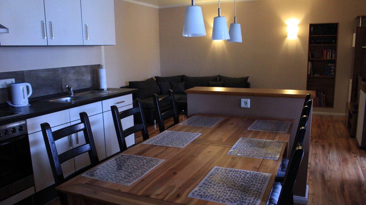 Beenz Apartment | Large apartment with a sunny terrace.