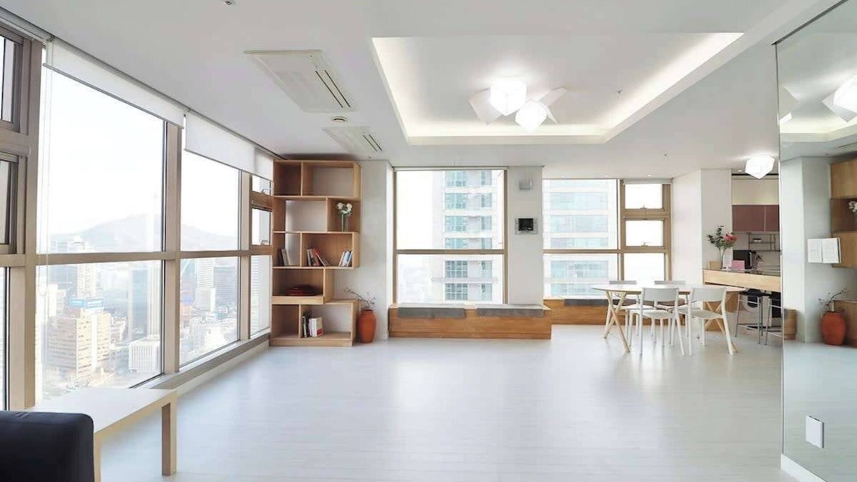 Jungnim-dong Apartment | Large Apt, Awesome View, Seoul STN