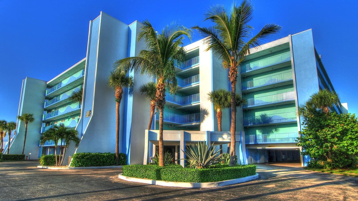 Hutchinson Island South Condo | Large Beach Condo! Amazing Ocean Views! Hutchinson Island, Jensen Beach, FL