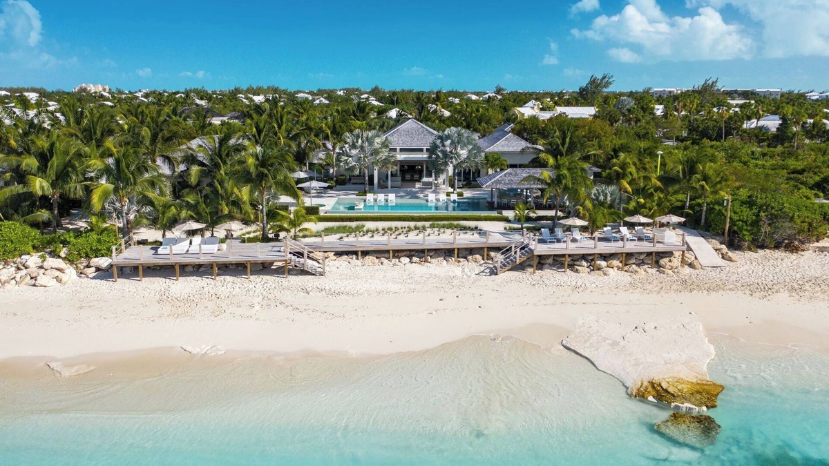 Leeward Settlement Villa | Large Beach Villa in Turks and Caicos