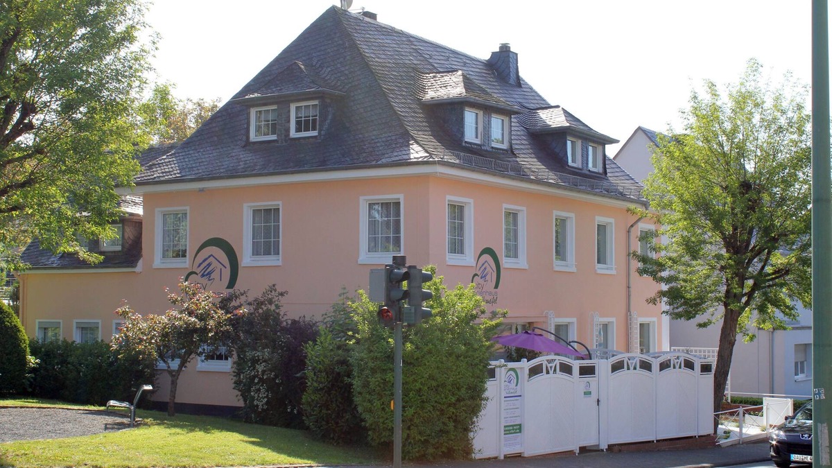 Daun House | Large, beautiful holiday home in Daun with 14 sleeping possibilities, 3 bathrooms, WiFi
