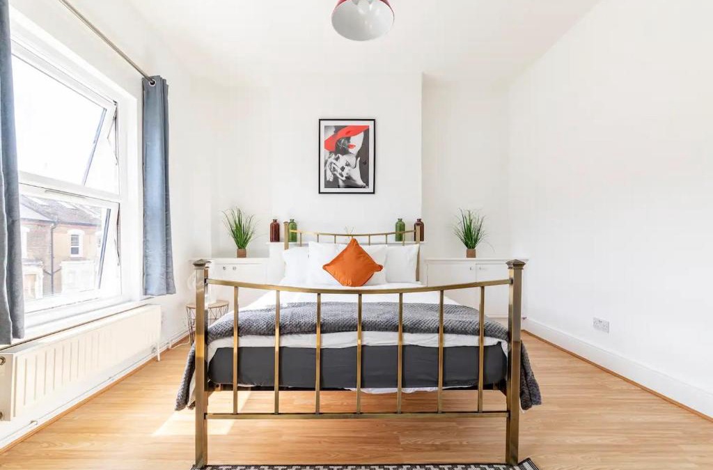 Coldharbour Apartment | Large, Bright and Spacious 3 Bed Flat in London