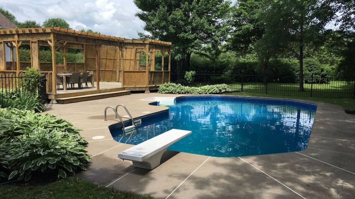 Saint-Andre-d'Argenteuil House | Large Campaign house - Mirabel - Heated pool