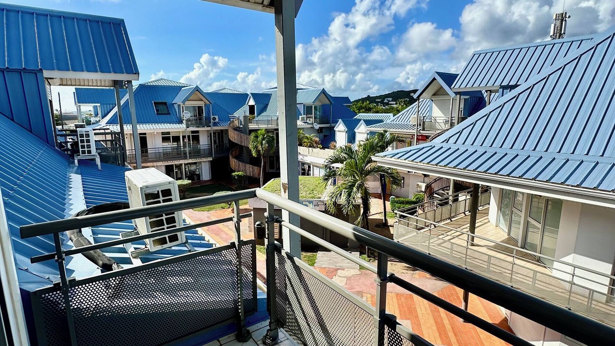 Marigot Apartment | Large central T3, ideal for a family or business stay