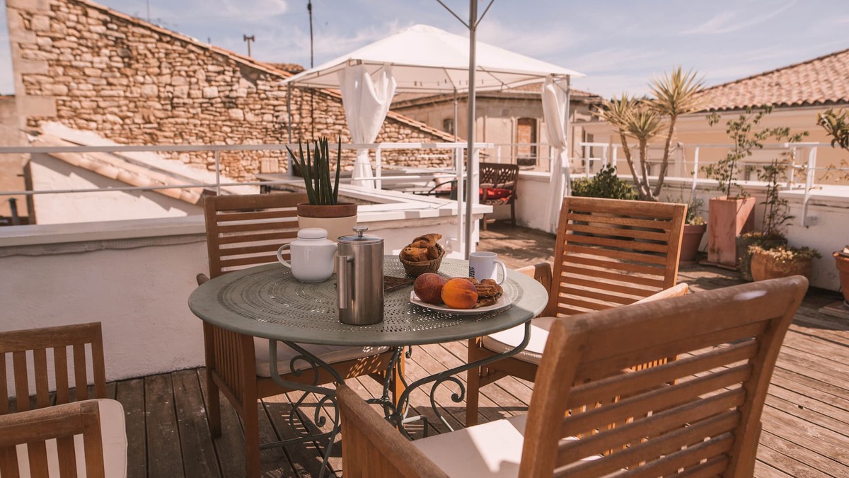 Faubourg Apartment | Large charming apartment in the heart of Nîmes with spectacular rooftop, garage