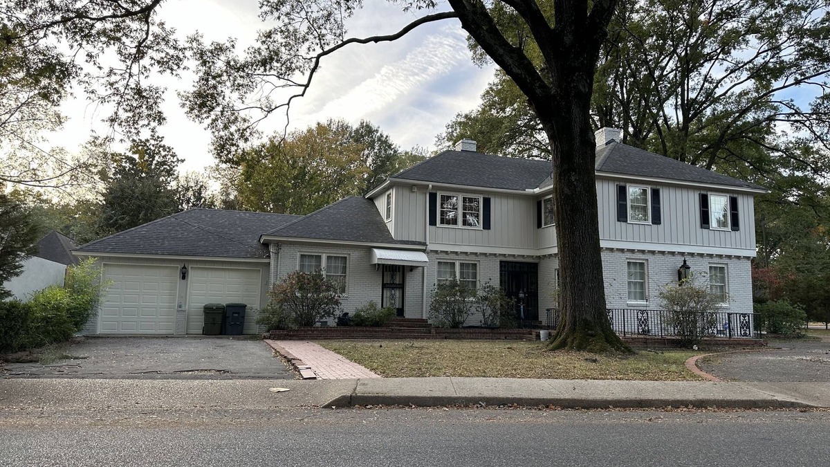 University District House | Large Charming Midtown 4000 f²,5 BR,8 beds,3.5 bath sleeps 14