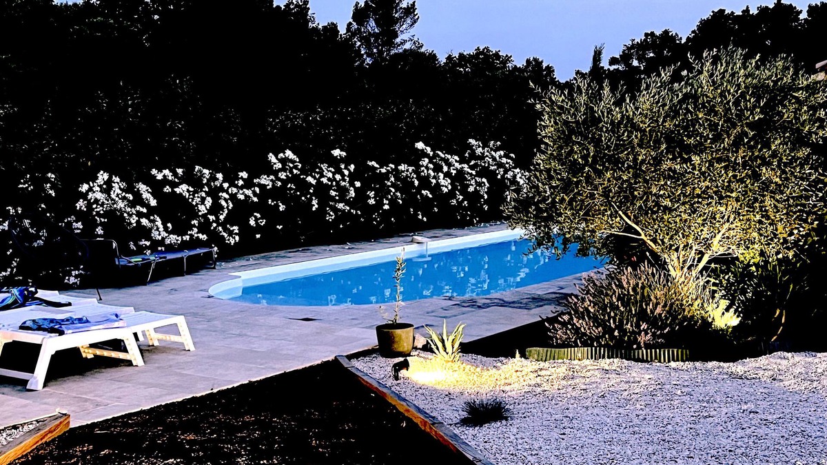 Saint-Victor-des-Oules Villa | Large, comfortable 8-bedroom villa - 10x4 pool - air conditioning - Near Uzès