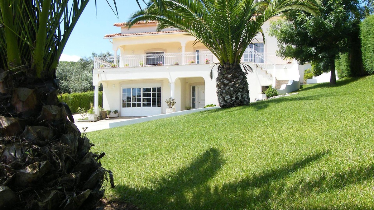A Dos Francos Villa | Large & Comfortable holiday home with private pool & Free WiFi