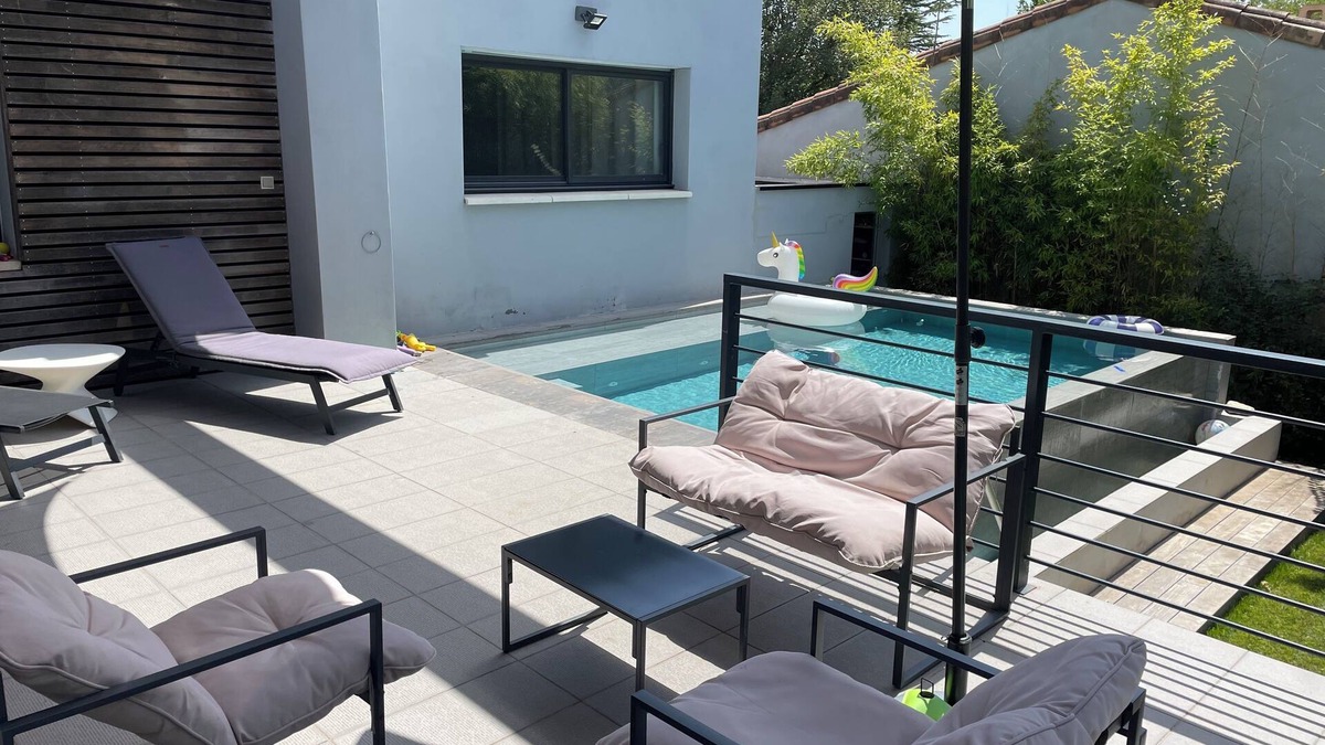 Mont Duplan House | Large contemporary house with pool/garden 3 min from Nîmes town center