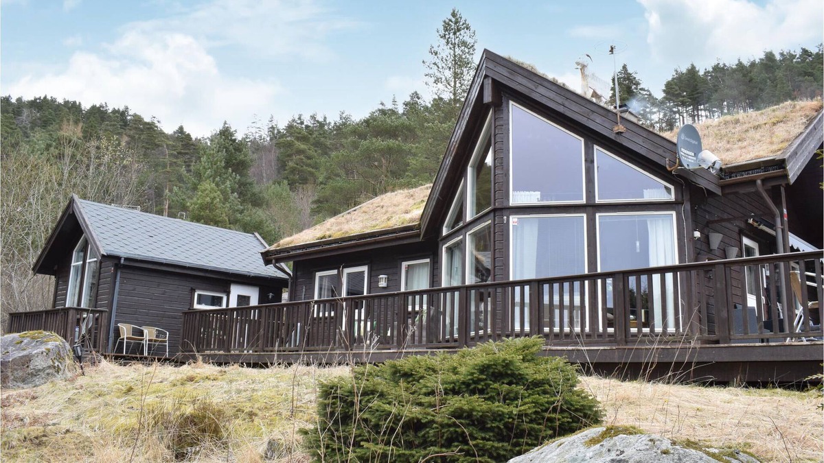 Strand Municipality House | Large cottage for family with pets.