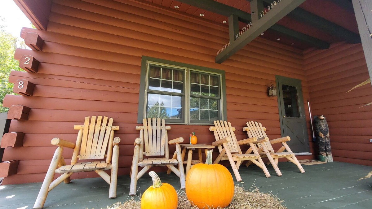 Jackson House | Large Cozy Log Cabin Overlooking Black Mountain - Storyland Minutes Away