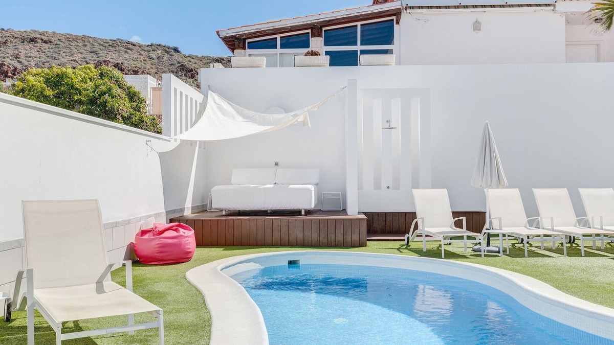 Palm-Mar Villa | LARGE DESIGN VILLA 5 BEDROOMS IN PALM MAR WITH 2 INDEPENDENT APARTMENTS
