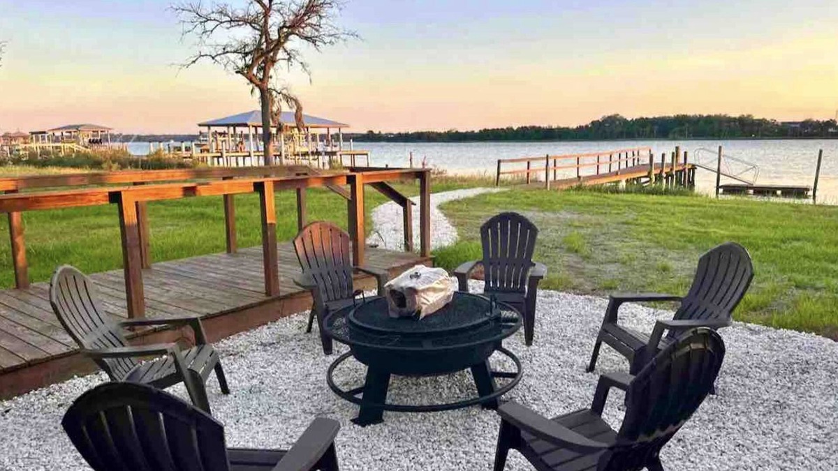 Northside House | 🐬LARGE DESIGNER COASTAL HOME DOCK,DOLPHINS,fishing 🐚 LONG Corporate Rentals,PETS