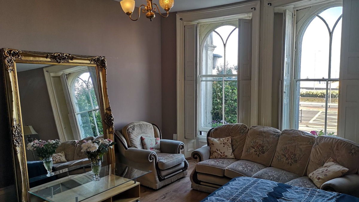 Dover House | Large Double in Regency Property Next to Cliffs and Port