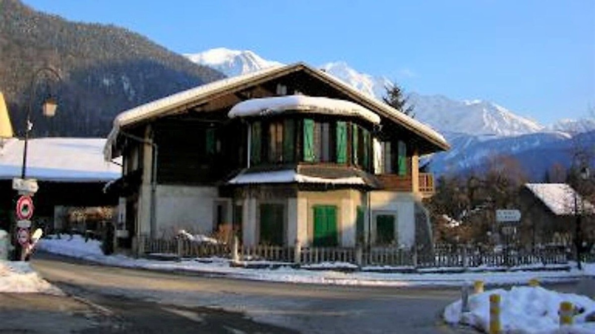 Servoz Ski Chalet | Large family chalet near Chamonix - 20 people