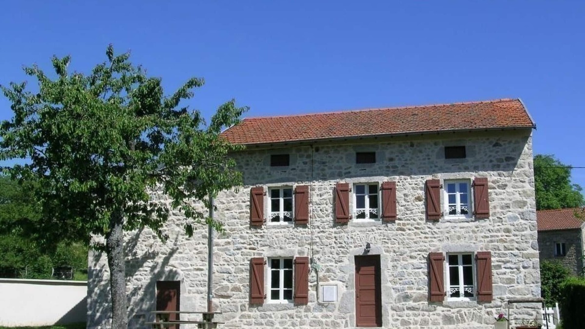 La Guillermie Cottage | Large family cottage in La Guillermie, pets allowed