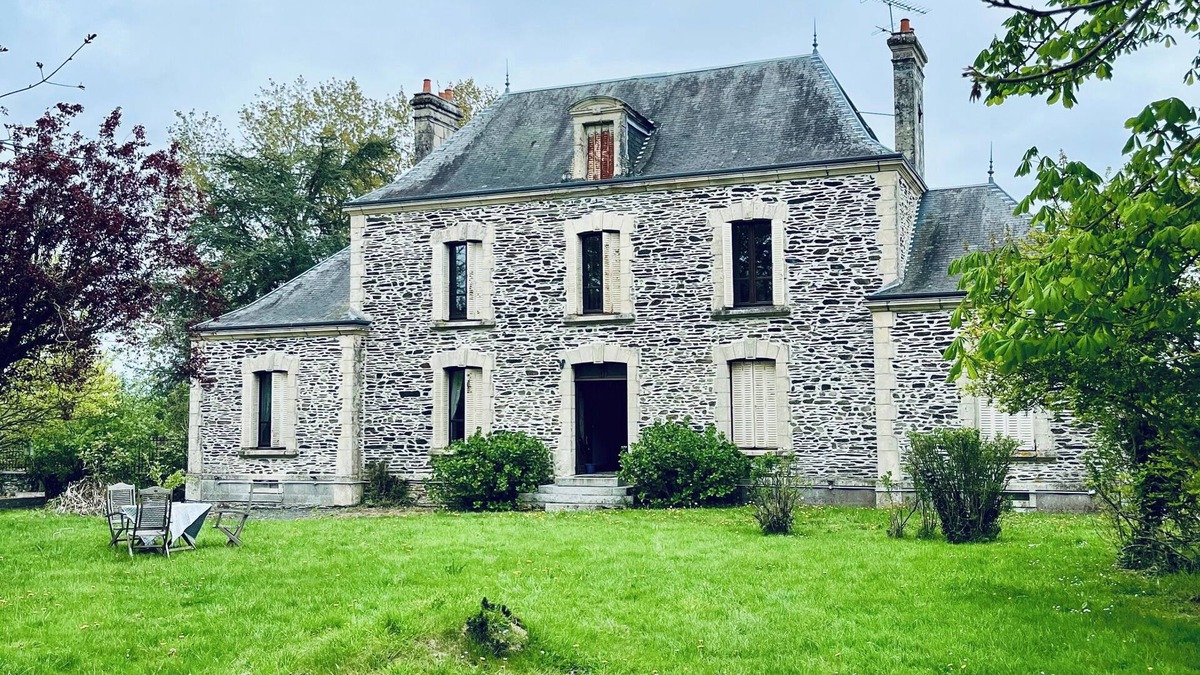 Cormolain House | Large family farmhouse in tranquil setting