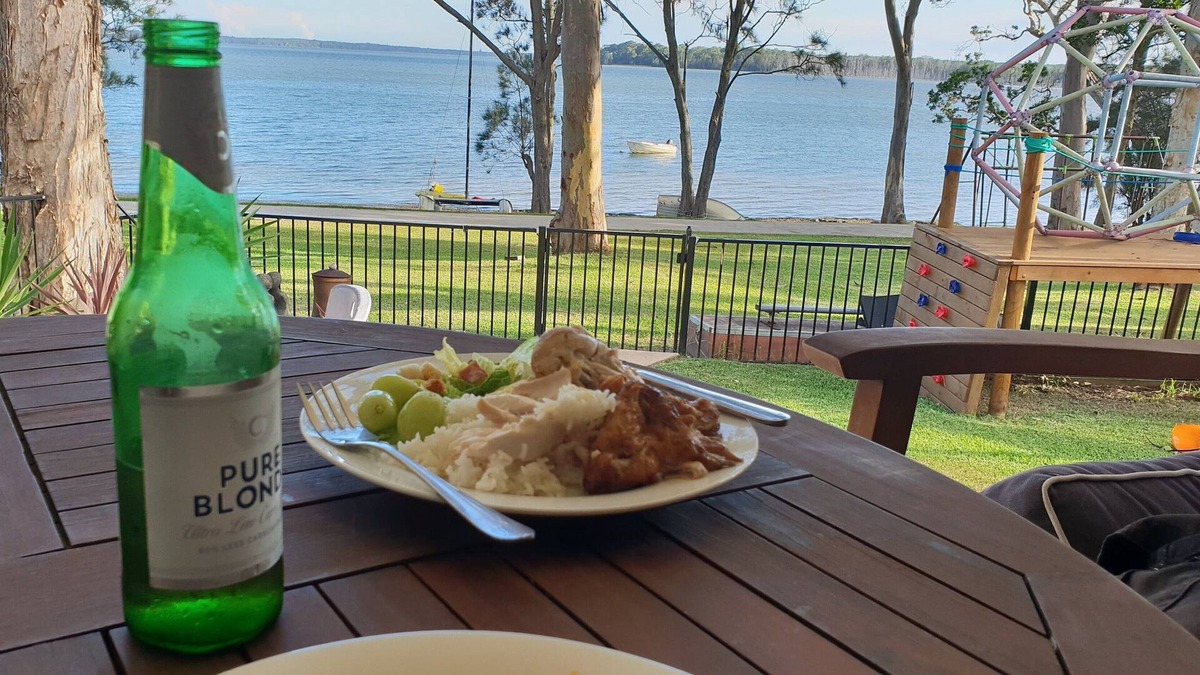 Lake Munmorah House | Large family friendly waterfront property with solar heated magnesium pool