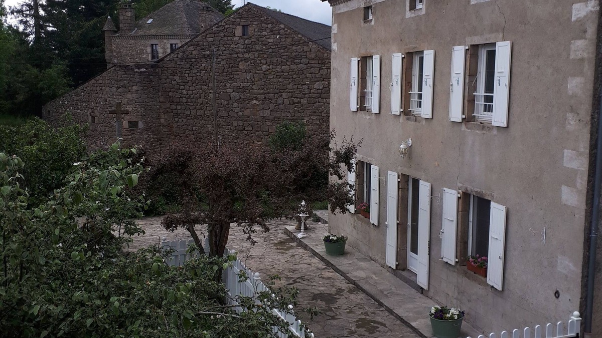 Naussac House | Large family home near Lac de Naussac 15/pers.