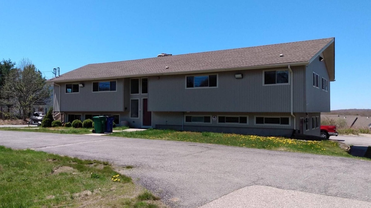 Wakefield-Peacedale House | Large family home