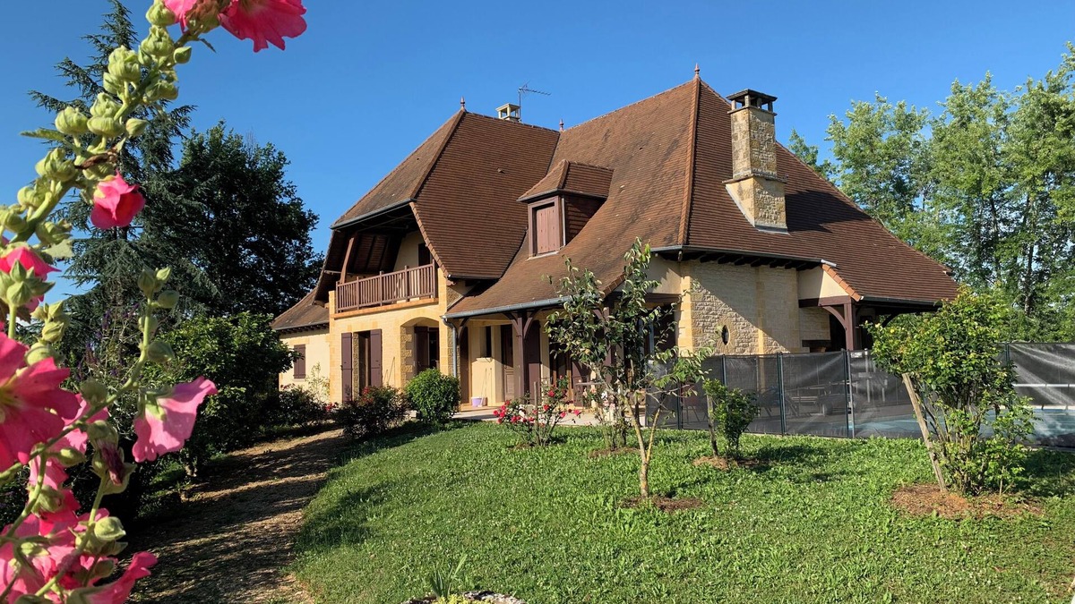 La Dornac House | Large family home (15 people) with swimming pool