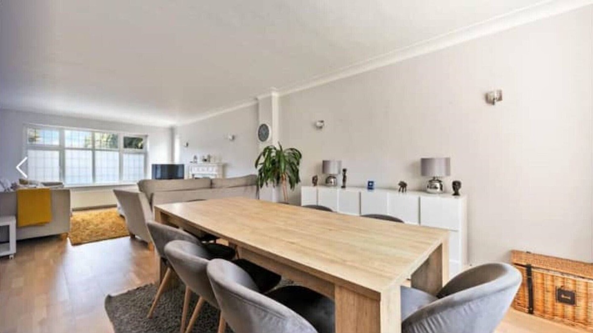 Coombe Hill House | Large Family Home near Richmond Park