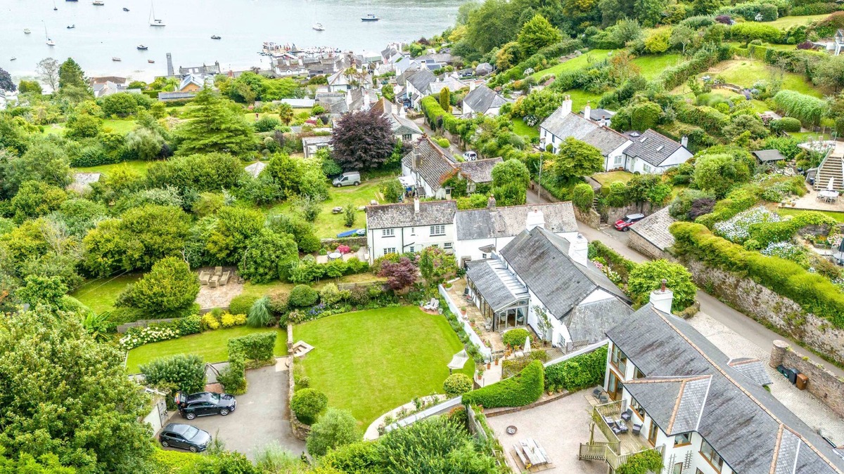 Dittisham House | Large family home with River Views