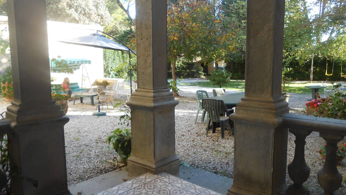 Cruscades House | large family home with pool and park - weekly rental