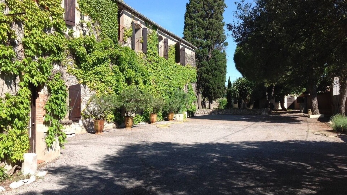 Frontignan House | Large family house surrounded by vineyards