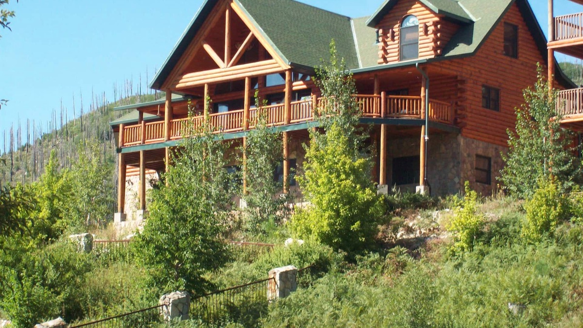 Summerhaven Cabin | Large family oriented cabin, built for easy living and people who love to cook
