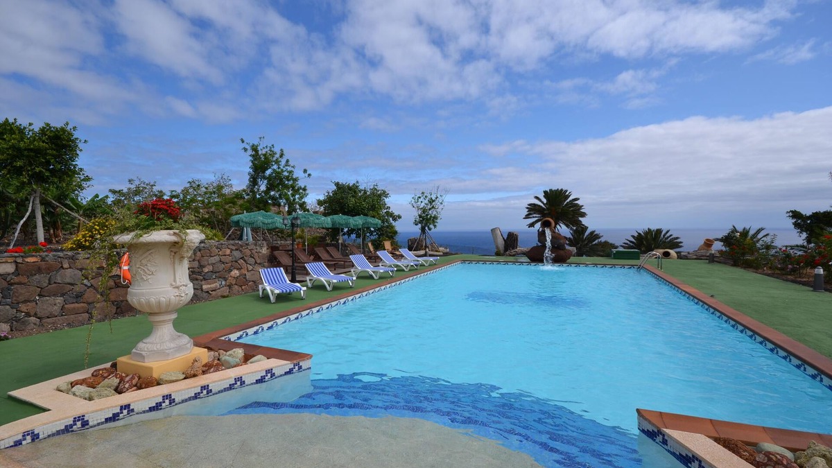 Moya Cottage | Large Finca for 12 people, in Gran Canaria with sea views